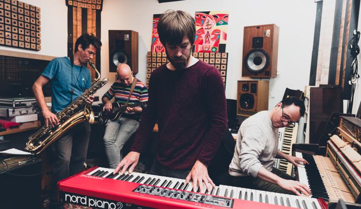 Muziekband 'Call me Patrick' in thuissetting