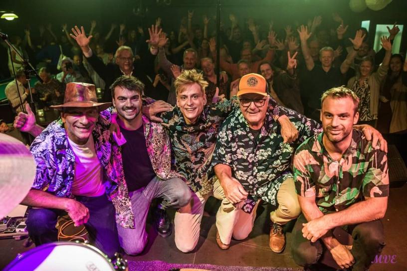 Leden van muziekgroep Xerxes &amp; The Immortals