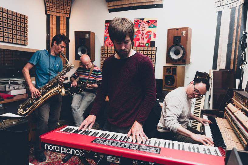 Muziekband 'Call me Patrick' in thuissetting